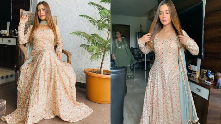 Eid 2026: Ethnic Suit Inspiration From Aamna Sharif, Sanjeeda Shaikh, Anjuum Faakih, UorfiJaved and Sara Khan 1