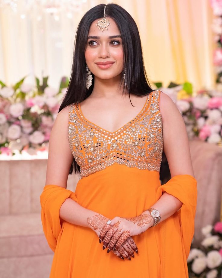 Eid 2026: Ethnic Suit Inspiration From Falaq Naaz, Jannat Zubair, Sumbul Touqeer and Gauahar Khan 1