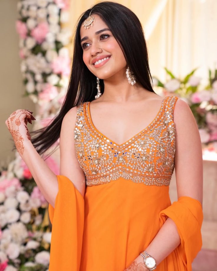 Eid 2026: Ethnic Suit Inspiration From Falaq Naaz, Jannat Zubair, Sumbul Touqeer and Gauahar Khan 1