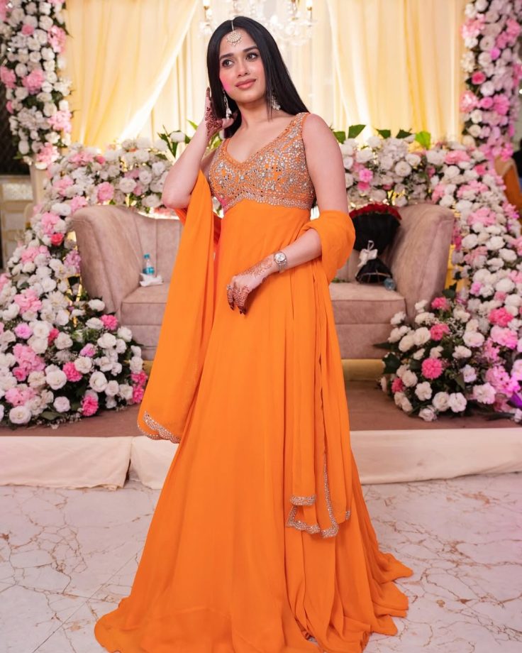 Eid 2026: Ethnic Suit Inspiration From Falaq Naaz, Jannat Zubair, Sumbul Touqeer and Gauahar Khan 1