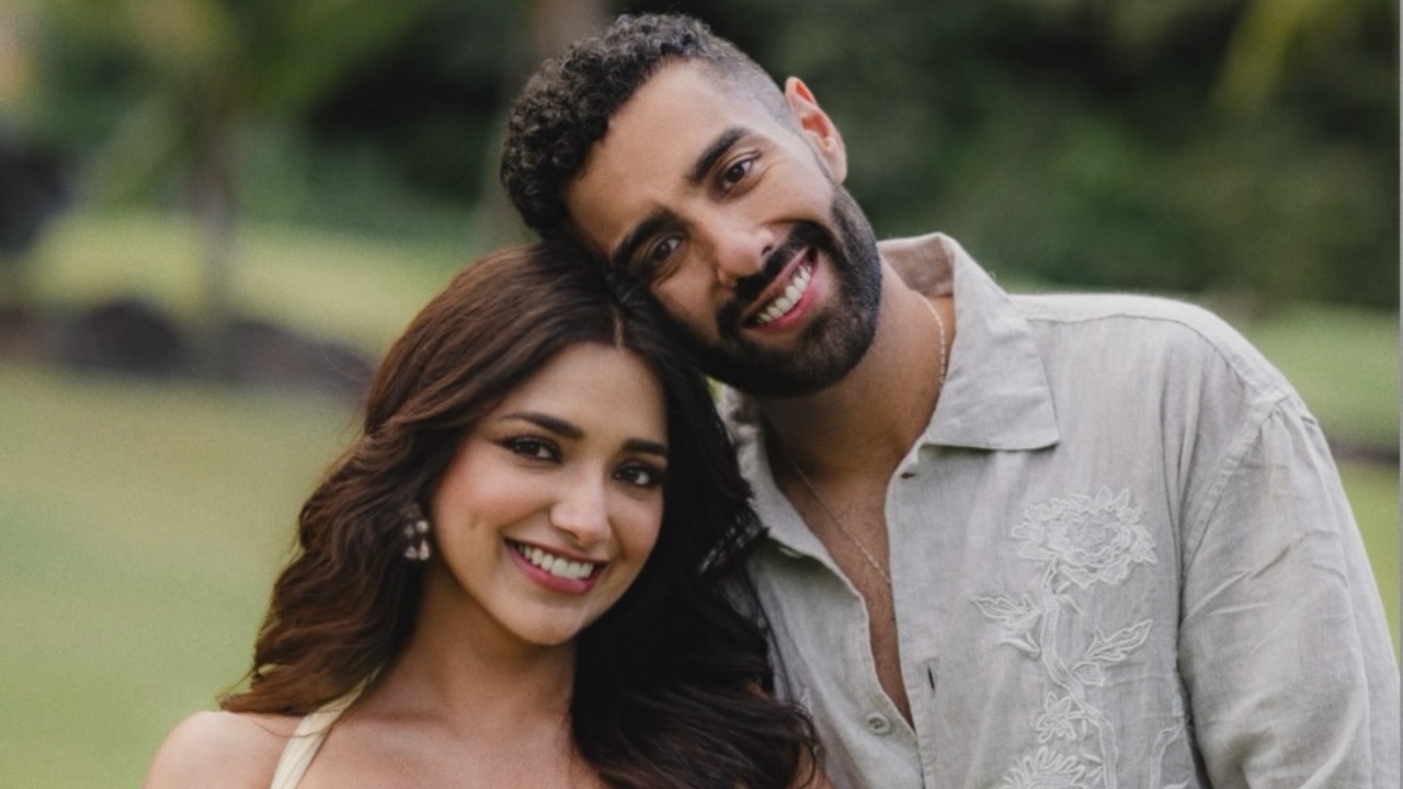 Jiya Shankar Gets Emotional As Boyfriend Kaaran Dhanak Proposes—'You Find Love When You Least Expect' 1