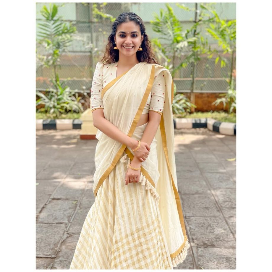 Kasavu Half Saree Fashion: Amala Paul, Anupama Parameswaran, Keerthy Suresh Serve Onam Style Goals 1