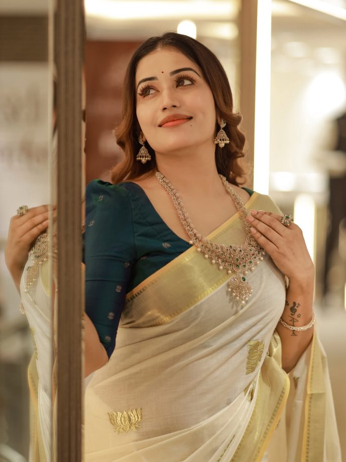 Kasavu Saree for Onam: Anumol Anukutty, Nivetha Thomas and Anna Ben Serve Festive Fashion Goals 1