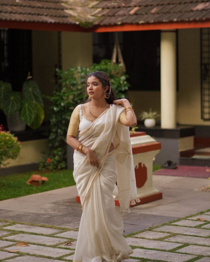 Kasavu Saree for Onam: Anumol Anukutty, Nivetha Thomas and Anna Ben Serve Festive Fashion Goals 1