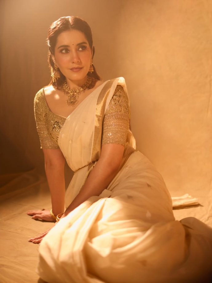 Kasavu Saree Onam Looks 2026: Raashii Khanna, Rajisha Vijayan and Anarkali Nazar 1