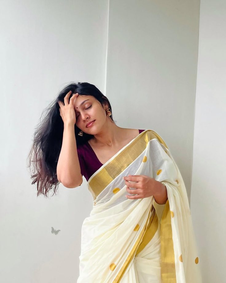 Kasavu Saree Onam Looks 2026: Raashii Khanna, Rajisha Vijayan and Anarkali Nazar 1
