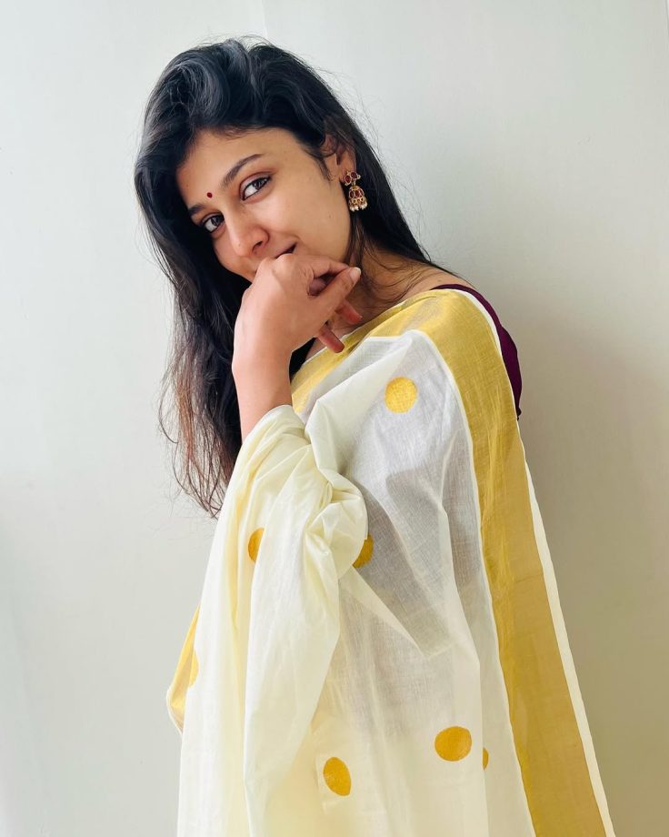 Kasavu Saree Onam Looks 2026: Raashii Khanna, Rajisha Vijayan and Anarkali Nazar 1