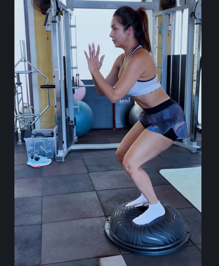 Malaika Arora Yoga Pictures: Check Out Midweek Motivation 1