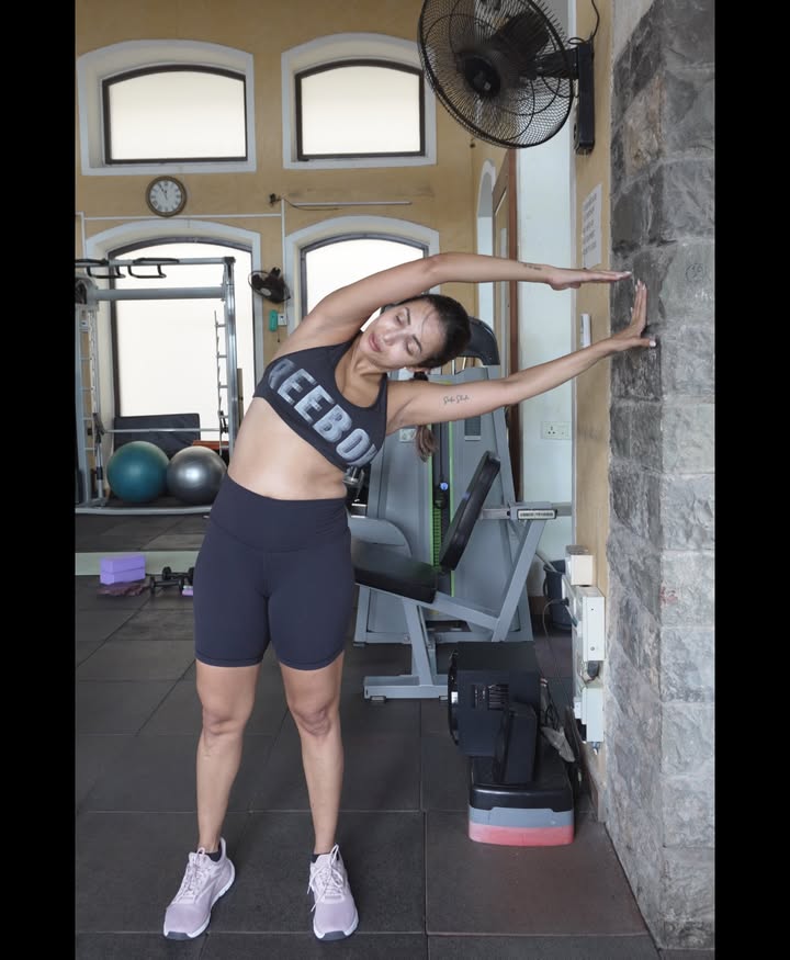 Malaika Arora Yoga Pictures: Check Out Midweek Motivation 1