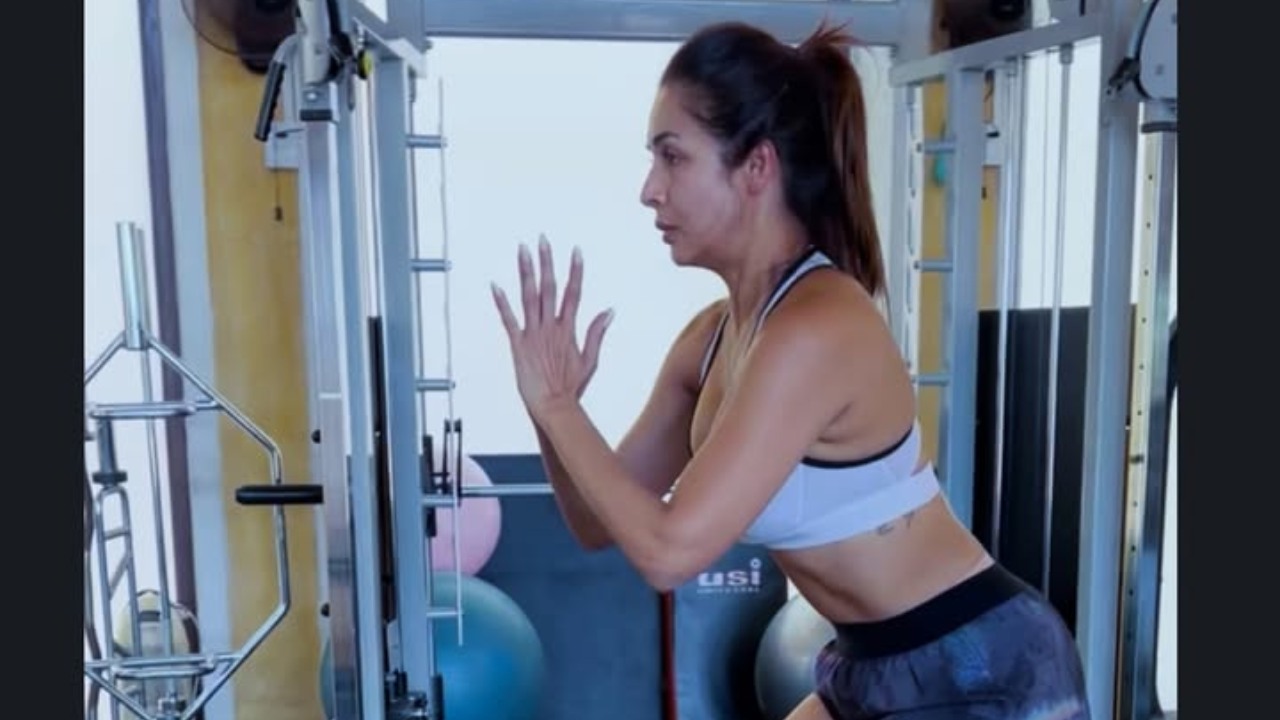 Malaika Arora Yoga Pictures: Check Out Midweek Motivation 1