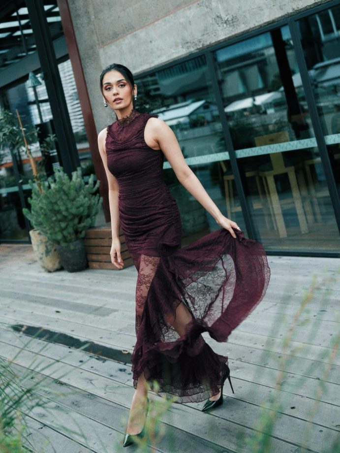 Manushi Chhillar Burgundy Frill Lace Gown, High Neck, Sleeveless Cut, Figure-Flattering Fit 1