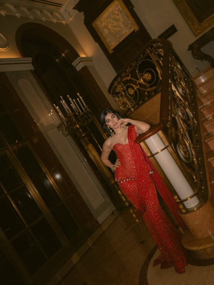 Pooja Hegde’s Stunning Red Saree Look at New York Gala 1