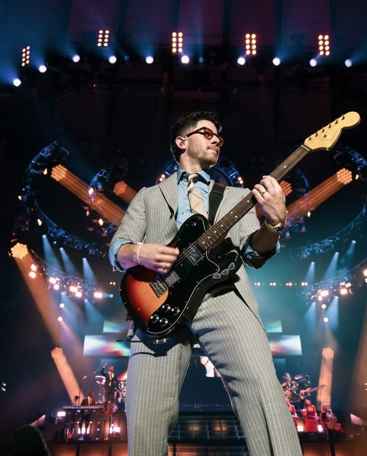 Priyanka Chopra Shares Jonas Brothers Tour Memories With Nick Jonas, Calls Herself ‘Tour Wife’ 1