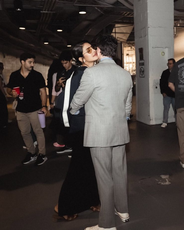 Priyanka Chopra Shares Jonas Brothers Tour Memories With Nick Jonas, Calls Herself ‘Tour Wife’ 1