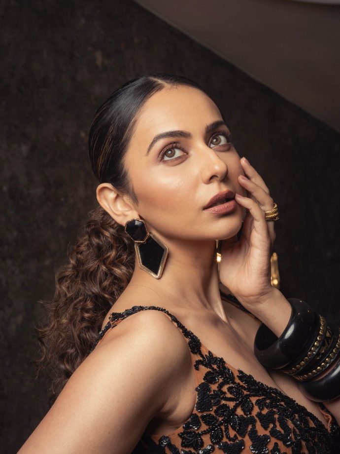 Rakul Preet Serves High-Slit Heat 1