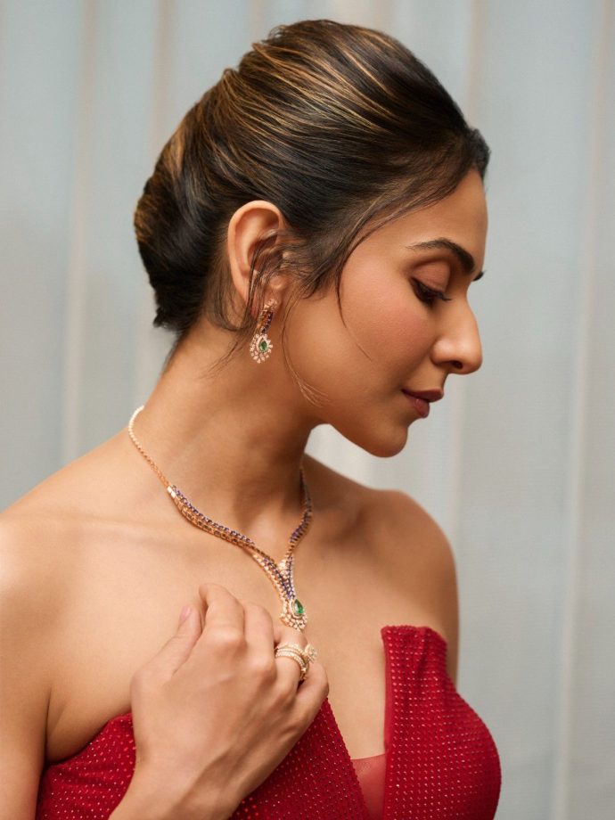 Rakul Preet Singh Exudes Hollywood Glamour Red Strapless Gown, Highlighted Hair 1