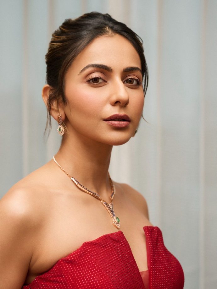 Rakul Preet Singh Exudes Hollywood Glamour Red Strapless Gown, Highlighted Hair 1