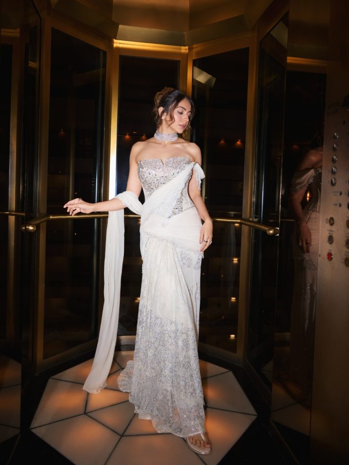 Rakul Preet Singh Shines in a Stunning White Embellished Saree 1