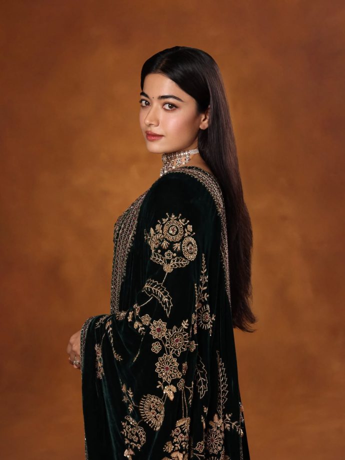 Rashmika Mandanna Exudes Old-World Royalty in Wine and Bottle Green Avya Anarkali 1