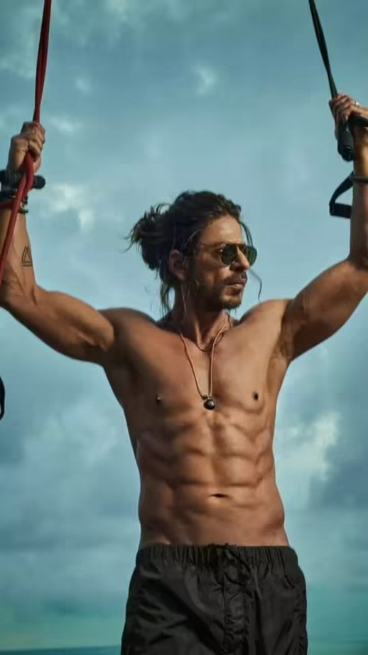 Shah Rukh Khan in Pathan, Ranveer Singh in Dhurandhar, Emraan Hashmi in Awarapan 2: 5 Actors Whose Long-Haired Looks Became Instant Fan Favourites 1