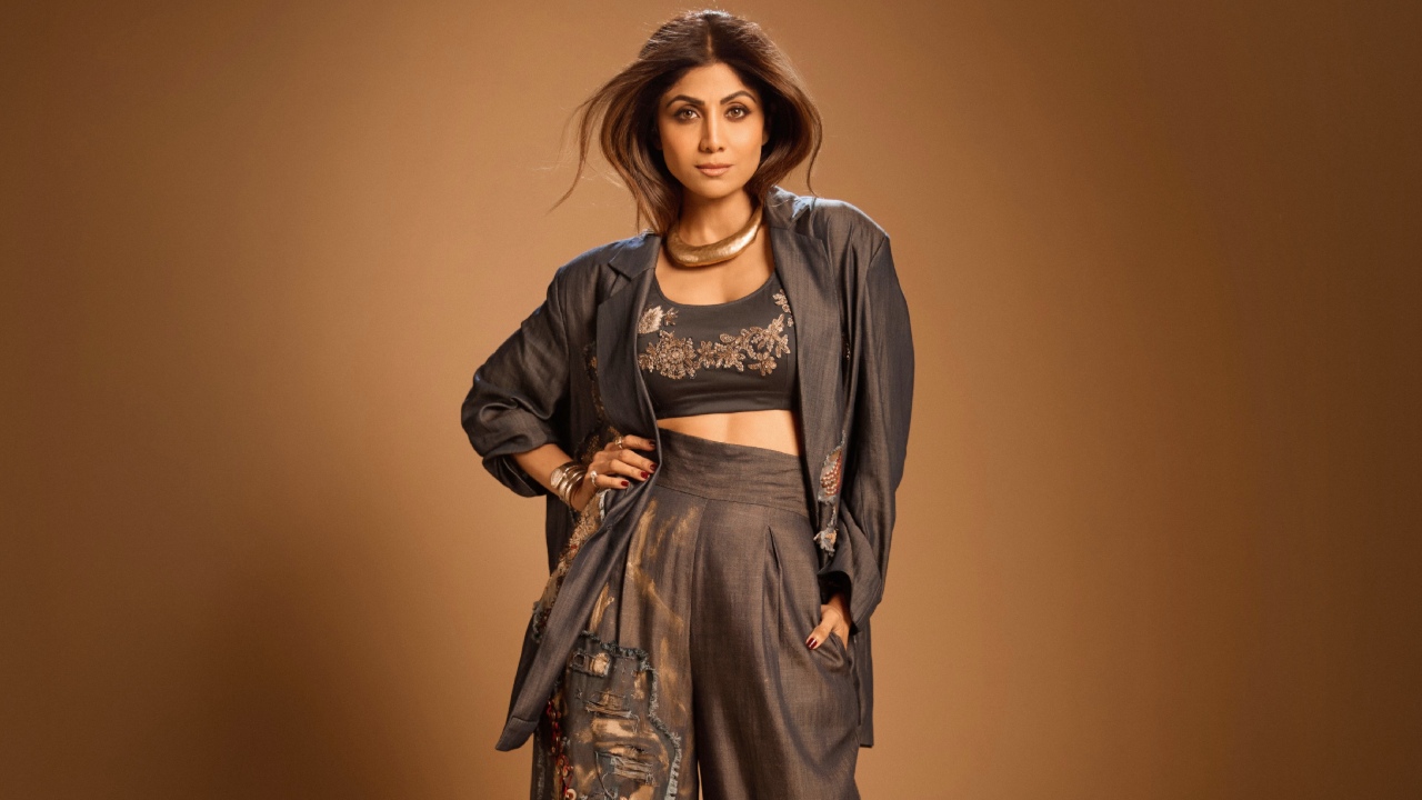 Shilpa Shetty Edgy Glamour Black Embroidered Co-Ord Set 1