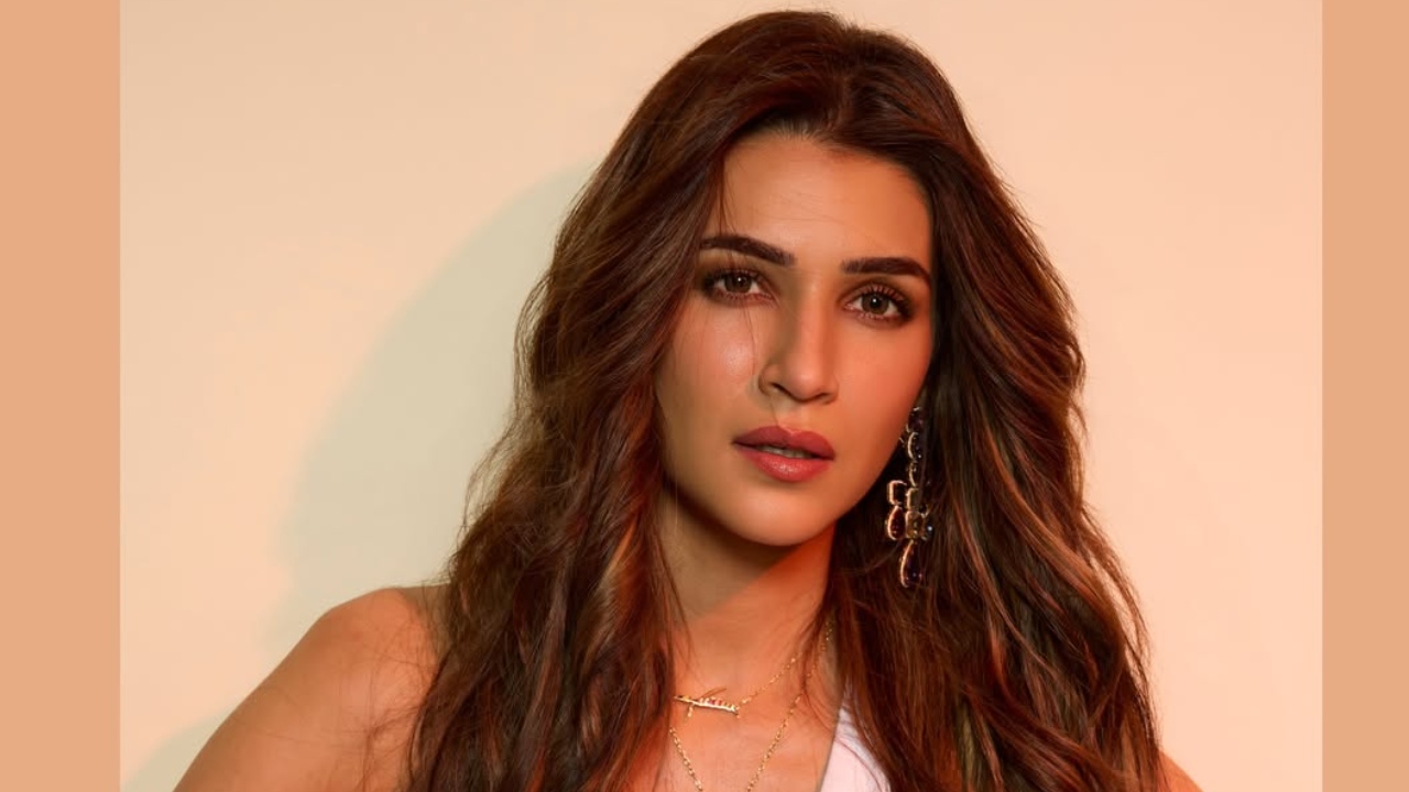 Sneak Peek Into Kriti Sanon's Skincare Routine Before Makeup— 1