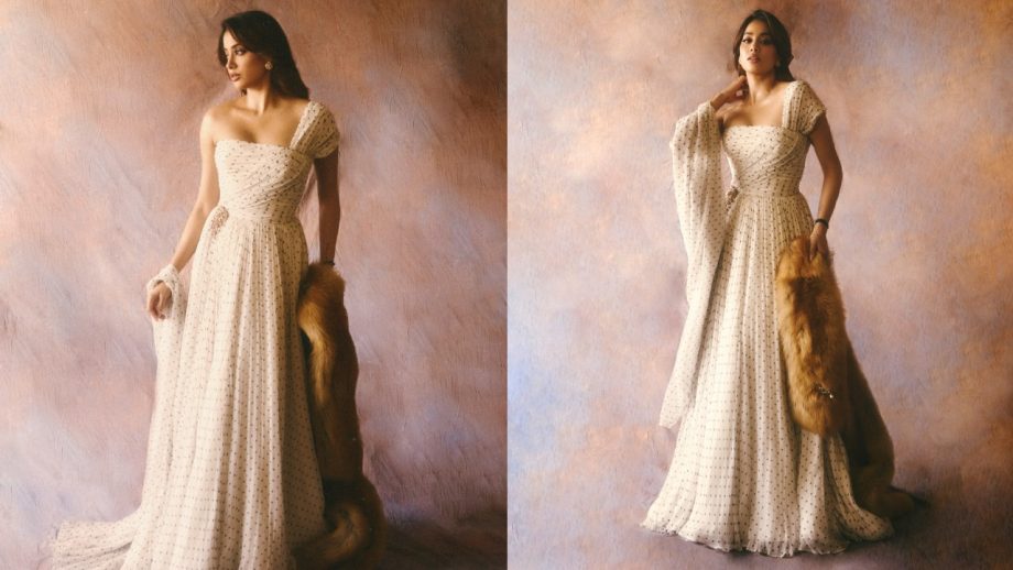 Taapsee Pannu, Janhvi Kapoor, Priyanka Chopra Own All-White Glam 1