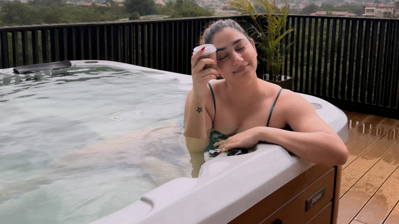 TV Actress Disha Parmar's Hottest Poolside Look 1