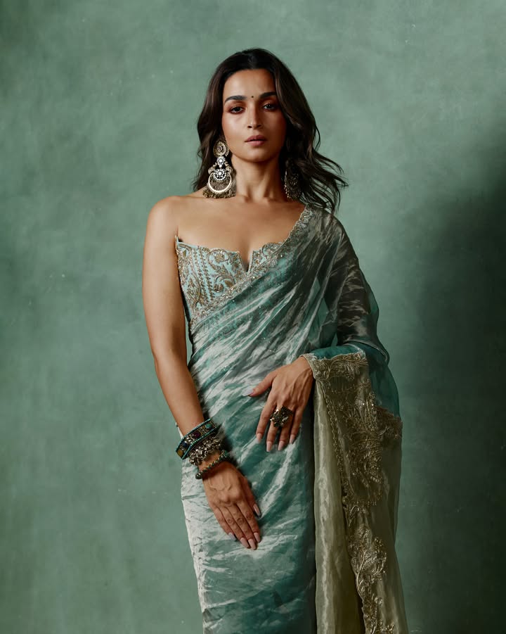 Alia Bhatt Ganpati Look: Sea-Foam Green By Masaba 1