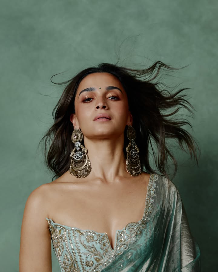 Alia Bhatt Ganpati Look: Sea-Foam Green By Masaba 1