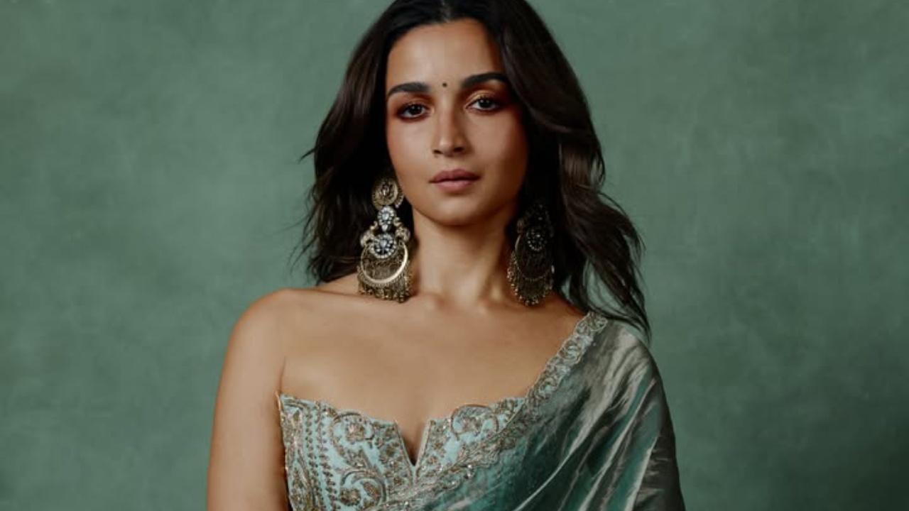 Alia Bhatt Ganpati Look: Sea-Foam Green By Masaba 1