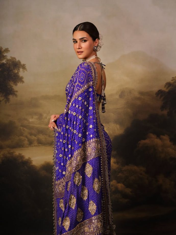 Ananya Panday, Kriti Sanon, Nupur Sanon Bandhani Sarees: 3 Festive Looks 1