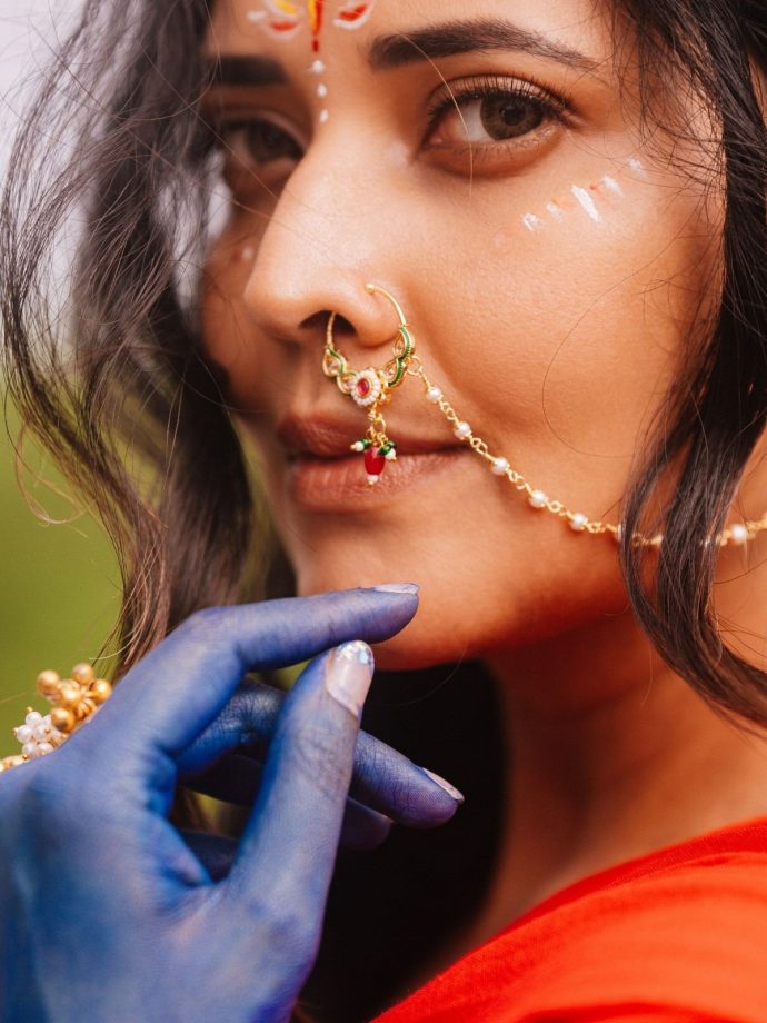 Anasuya Bharadwaj Janmashtami Look: Actress Channels Radha-Inspired Traditional Glam 1