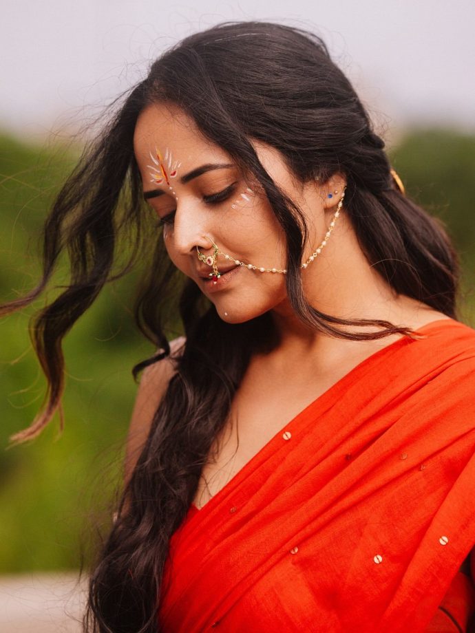 Anasuya Bharadwaj Janmashtami Look: Actress Channels Radha-Inspired Traditional Glam 1