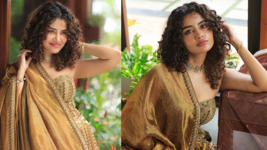 Anupama Parameswaran Golden Lehenga Set: Stunning Festive Look 1