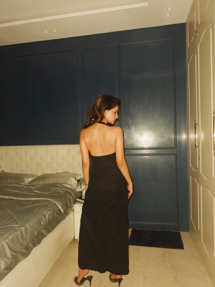 Anushka Sen Owns The Night In A Jaw-Dropping Black Halter Dress 1