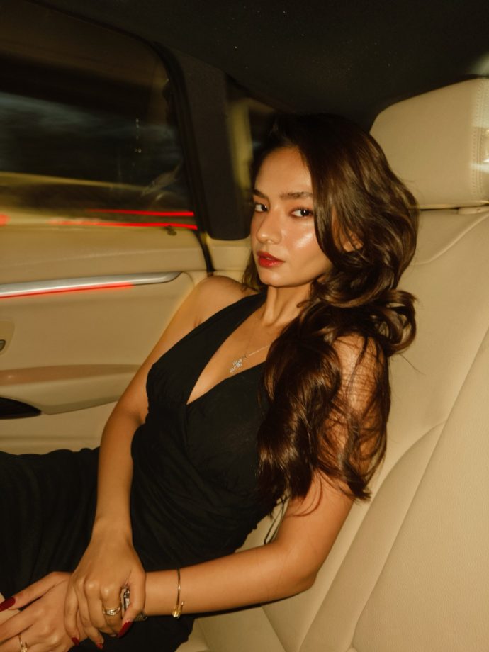 Anushka Sen Owns The Night In A Jaw-Dropping Black Halter Dress 1