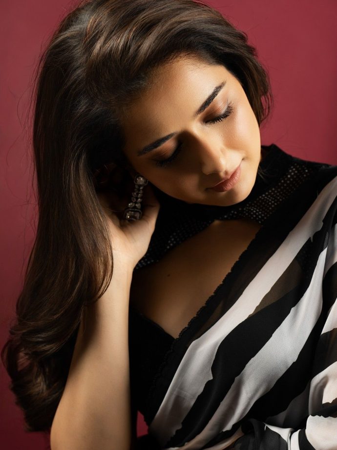Ashika Ranganath’s Black-and-White Saree Look at Sardar 2 Pre-Release Event, Hyderabad 1