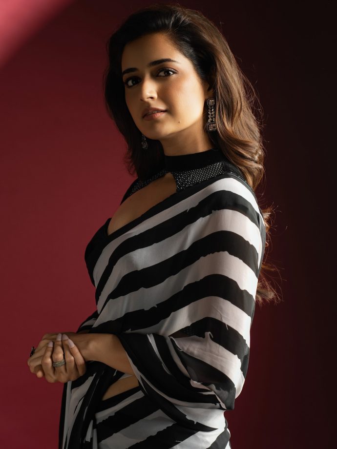 Ashika Ranganath’s Black-and-White Saree Look at Sardar 2 Pre-Release Event, Hyderabad 1