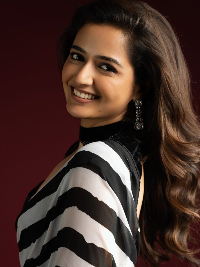 Ashika Ranganath’s Black-and-White Saree Look at Sardar 2 Pre-Release Event, Hyderabad 1