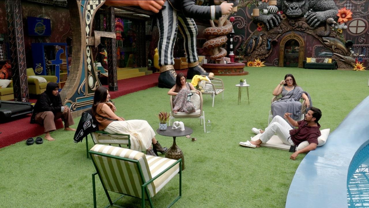 Bigg Boss 20 Day 2: Aasif Khan Opens Up About His Debut Film, Gets Emotional Remembering Grandfather 1