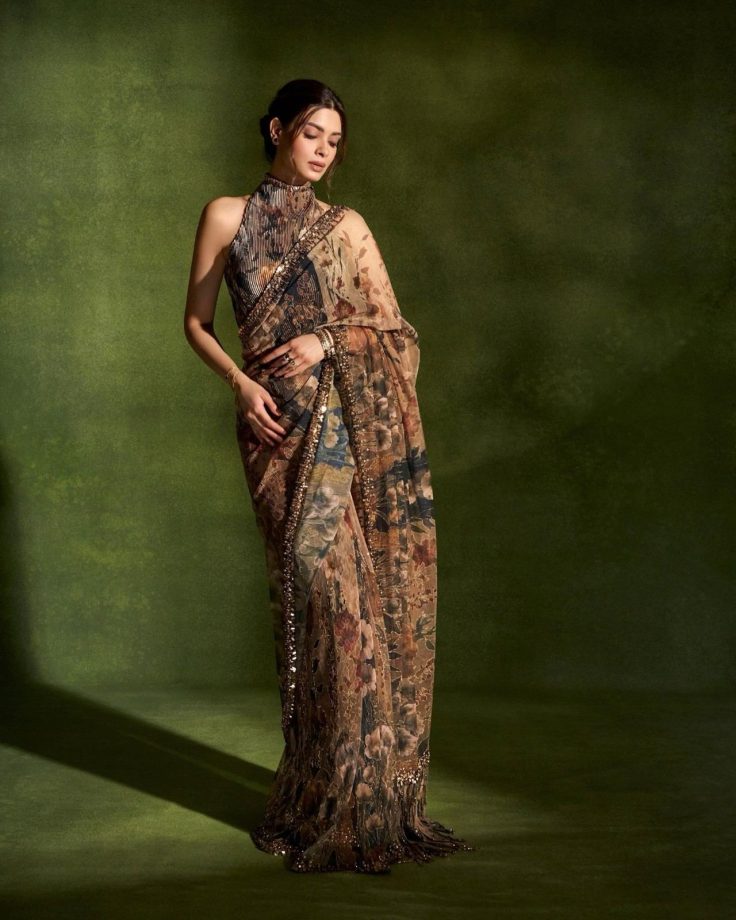 Diana Penty’s Floral Saree Look With Chic Halterneck Blouse Design 1