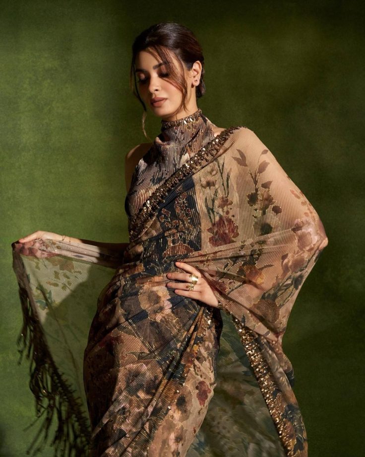 Diana Penty’s Floral Saree Look With Chic Halterneck Blouse Design 1