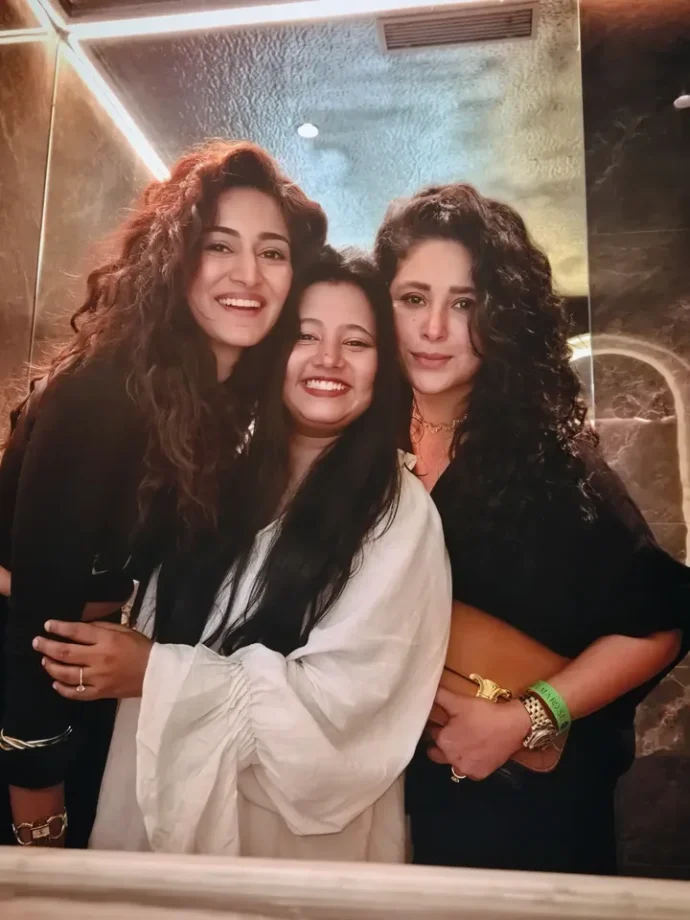 Erica Fernandes Marks 8 Years Of Kasautii Zindagii Kay 2, Celebrates Unbreakable Bond With Co-Stars 1