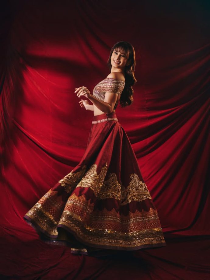 Gen Z Fashion Look: Khushi Kapoor, Shanaya Kapoor And More Serve Stunning Ganpati Fashion 1