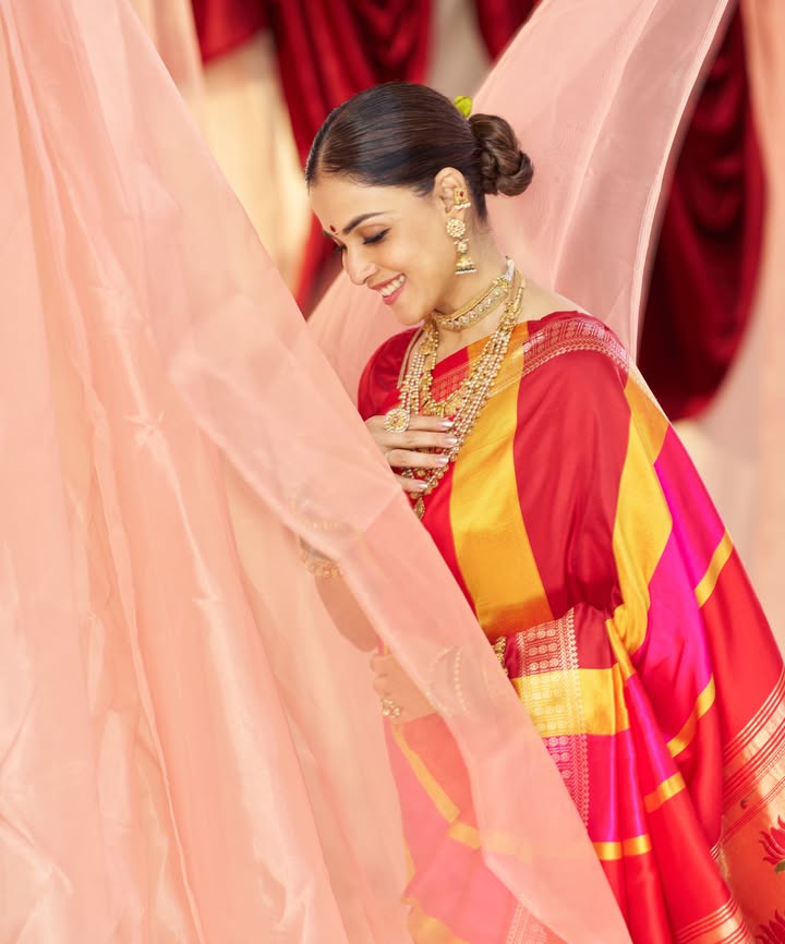 Genelia Deshmukh Paithani Saree: Navrang Festive Elegance 1