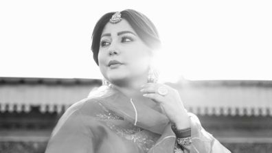 Hina Khan Serves Effortless Ethnic Glam In Classic Kurta Set And Mang Tikka