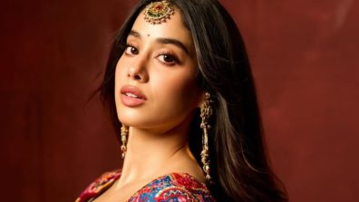 Janhvi Kapoor Ganpati Look: Pink Floral Saree Glam