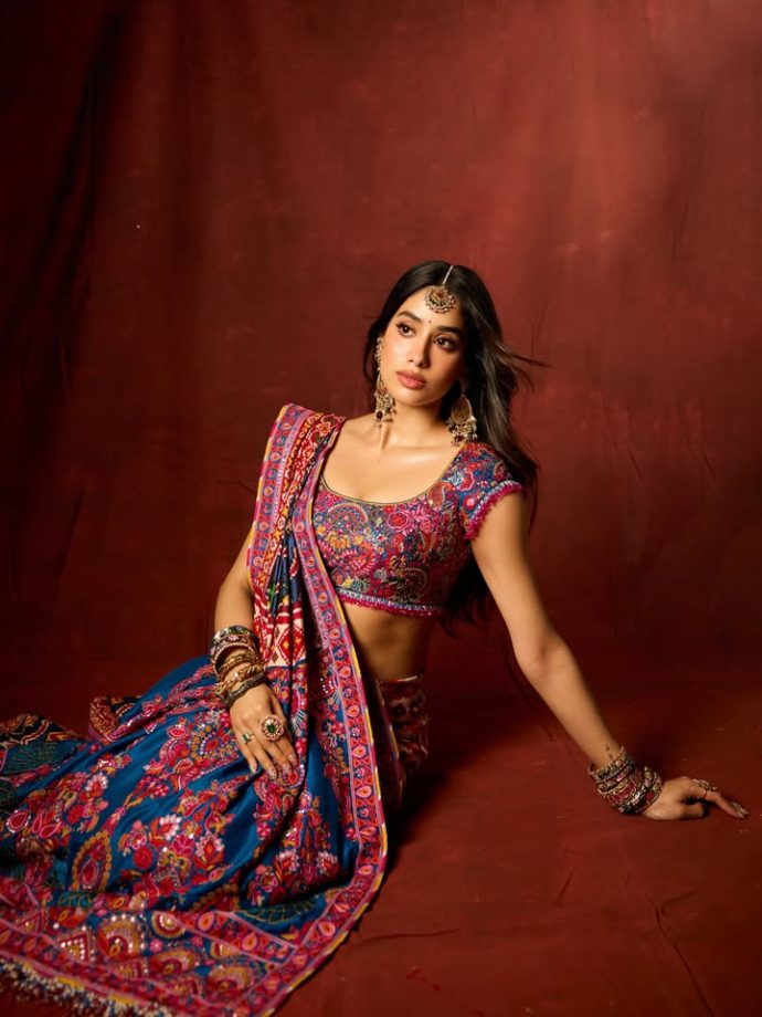Janhvi Kapoor Ganpati Look: Pink Floral Saree Glam 1