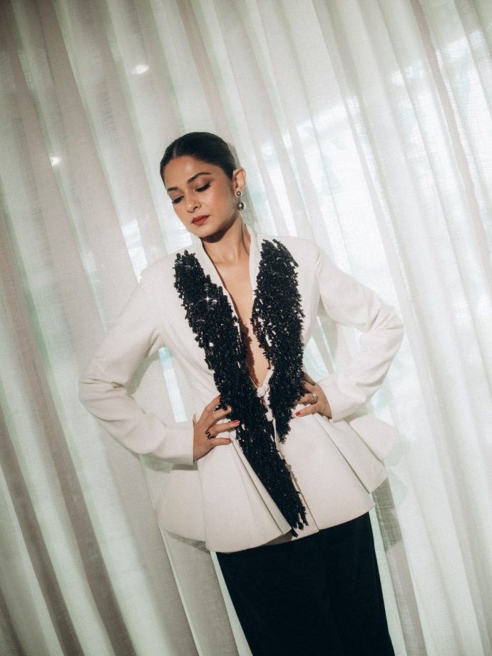 Jennifer Winget Shaque Trailer Launch Look 1